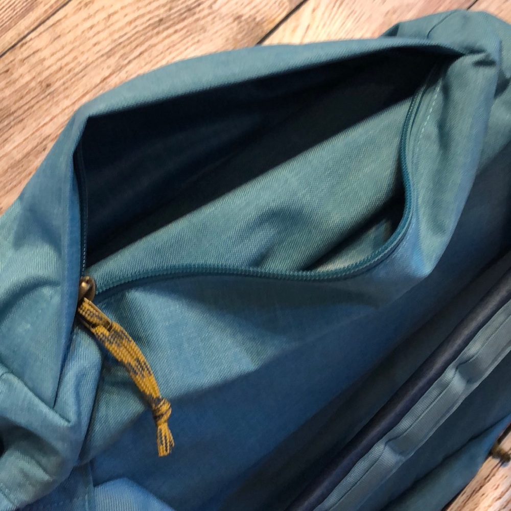 The North Face 31.5L Ruthsac Backpack NWT - Picture 11 of 12